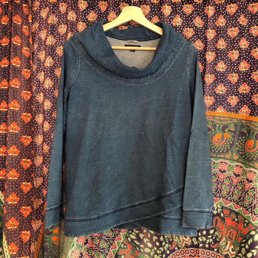 Tommy Chambray Pullover